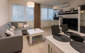 Skau Dunajska 58A Apt3